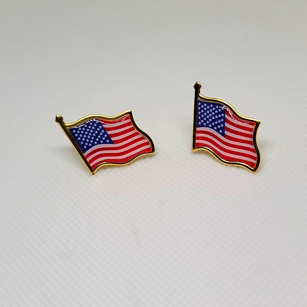 American Flag Lapel Pin Set of 2 Red White Blue Patriotic Pins New - Picture 6 of 10